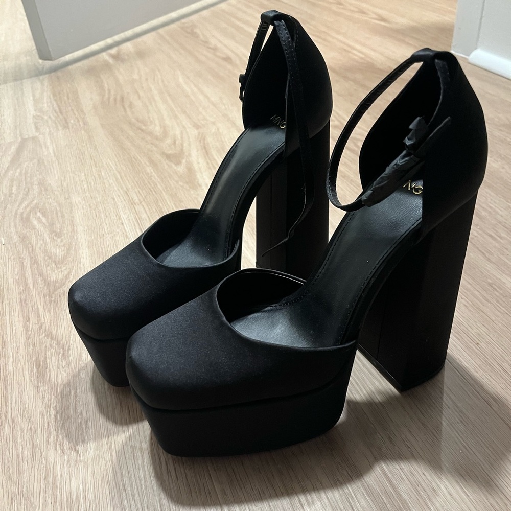 NWOT Mango Black Satin Platform Heels